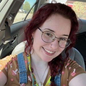 Meet your Posher, Phenix